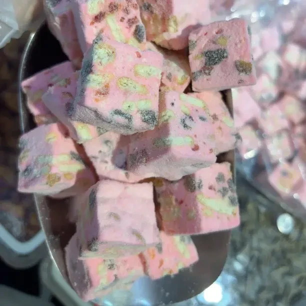 蔓越莓味奥利奥味奶香味雪花酥牛轧糖网红休闲零食