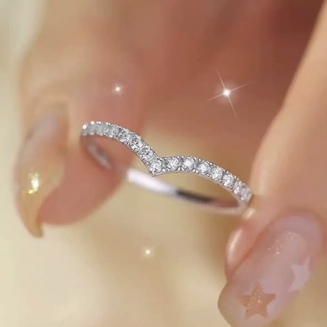 0.1CT V排气质女戒彰显独特魅力