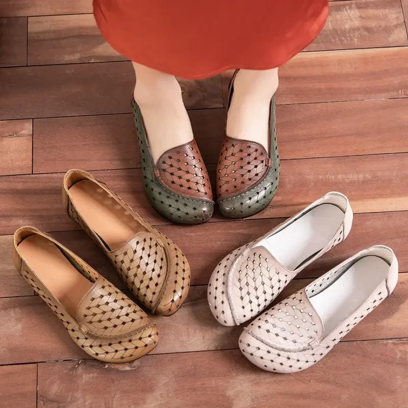 大码复古中老年妈妈鞋2025夏季新款真皮女士凉鞋平底一脚蹬洞洞鞋