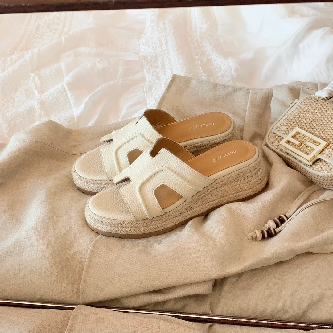 葡萄妈studiolee 增高6cm~露思同款复古宽一字增高坡跟凉拖鞋女夏
