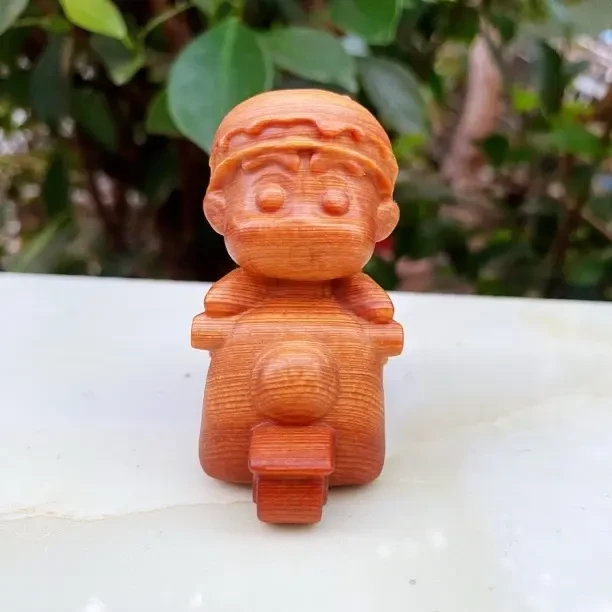 柏木雕刻可爱蜡笔小新手把件小摆件