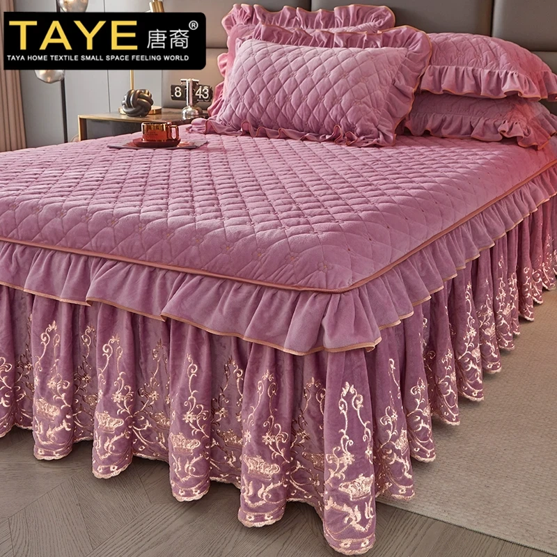 2025新款高档加厚牛奶绒夹棉床裙单件公主风冬季珊瑚绒床罩保护套