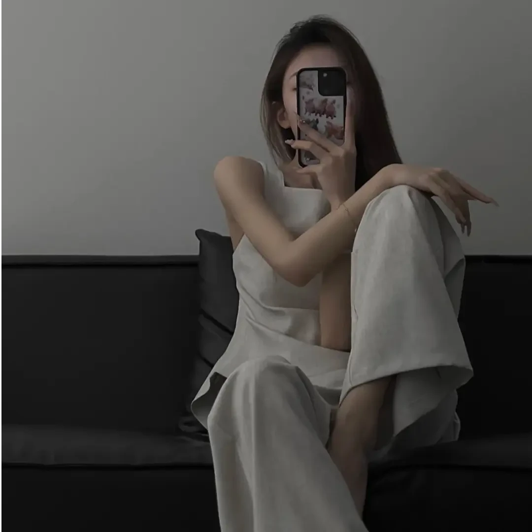 清冷系衣服简约无袖背心上衣2025夏季新款高腰百搭休闲裤两件套