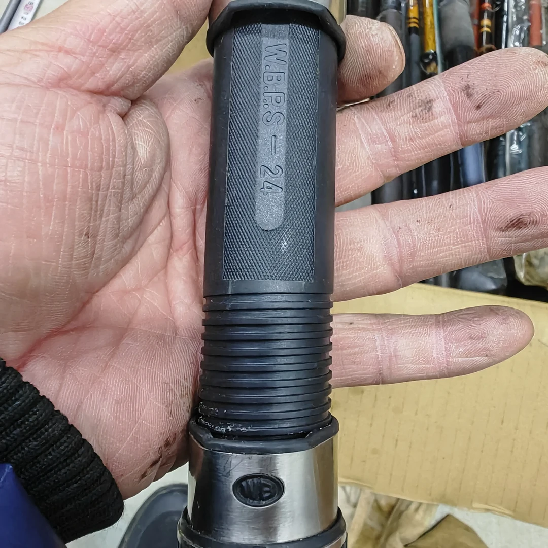 USB直充多功能强光手电筒可用于玉石鉴定与户外照明