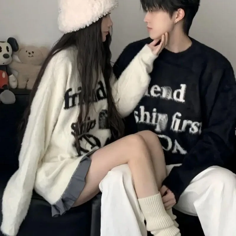 20232025新秋春季软糯针织毛衣情侣装潮流小众宽松慵懒风上衣2025