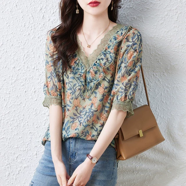 哥弟阿玛施正九月陌墨V领碎花雪纺衬衫女夏季短袖新款宽松胖mm设