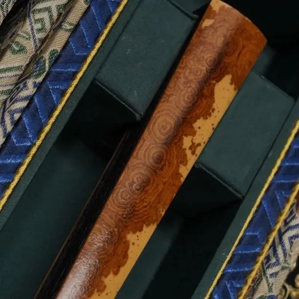 方金龙制扇:老云妃葫芦头折扇，九点五寸，二零排口，十六方。A71