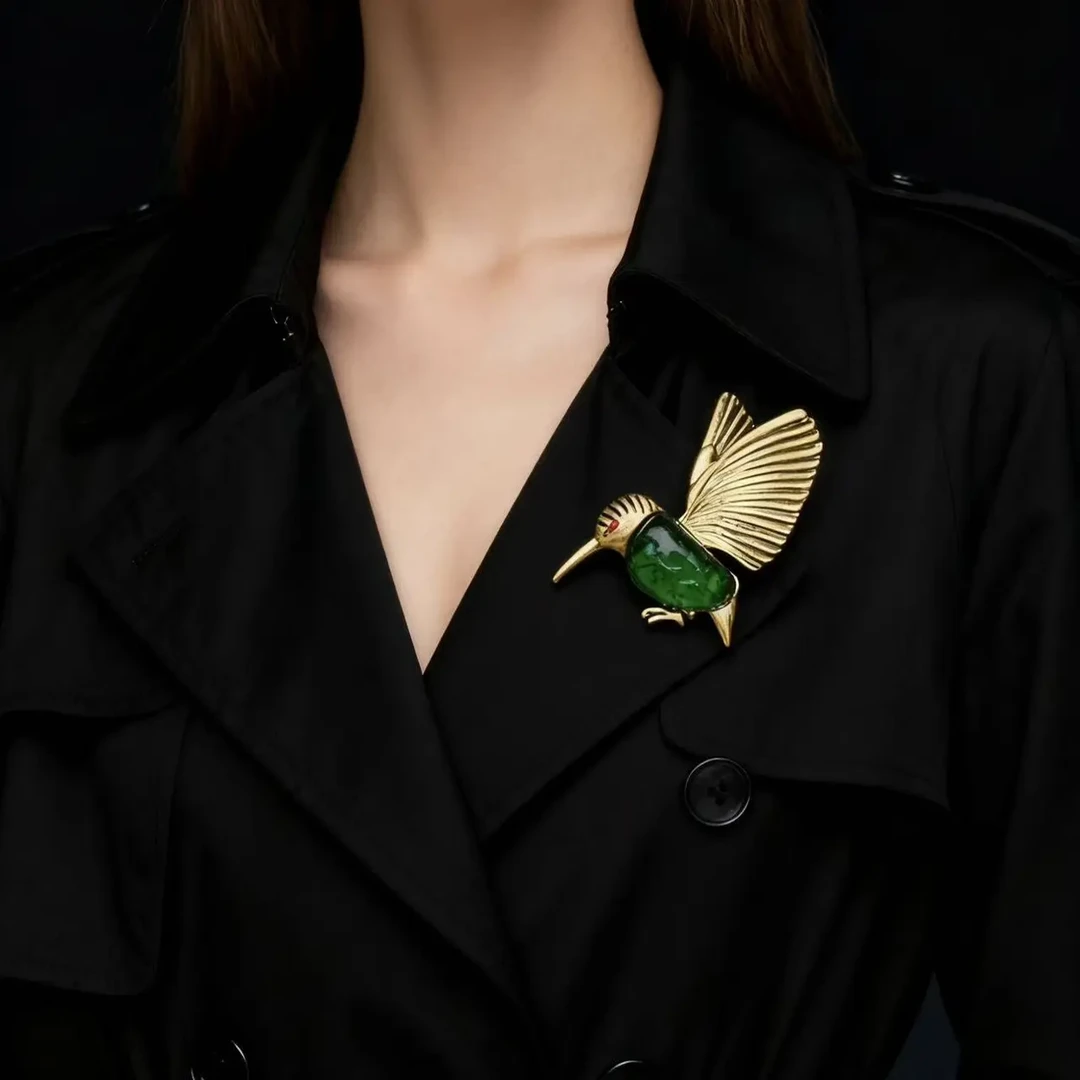 铜合金琉璃胸针 铜合金蜂鸟胸针女法式复古绿色琉璃时尚别针