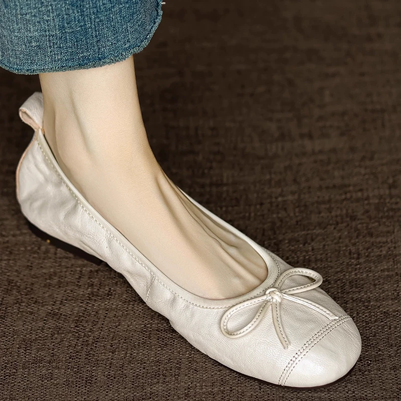 法式复古圆头平底鞋女真皮浅口一腿蹬百搭单鞋软皮软底舒适奶奶鞋