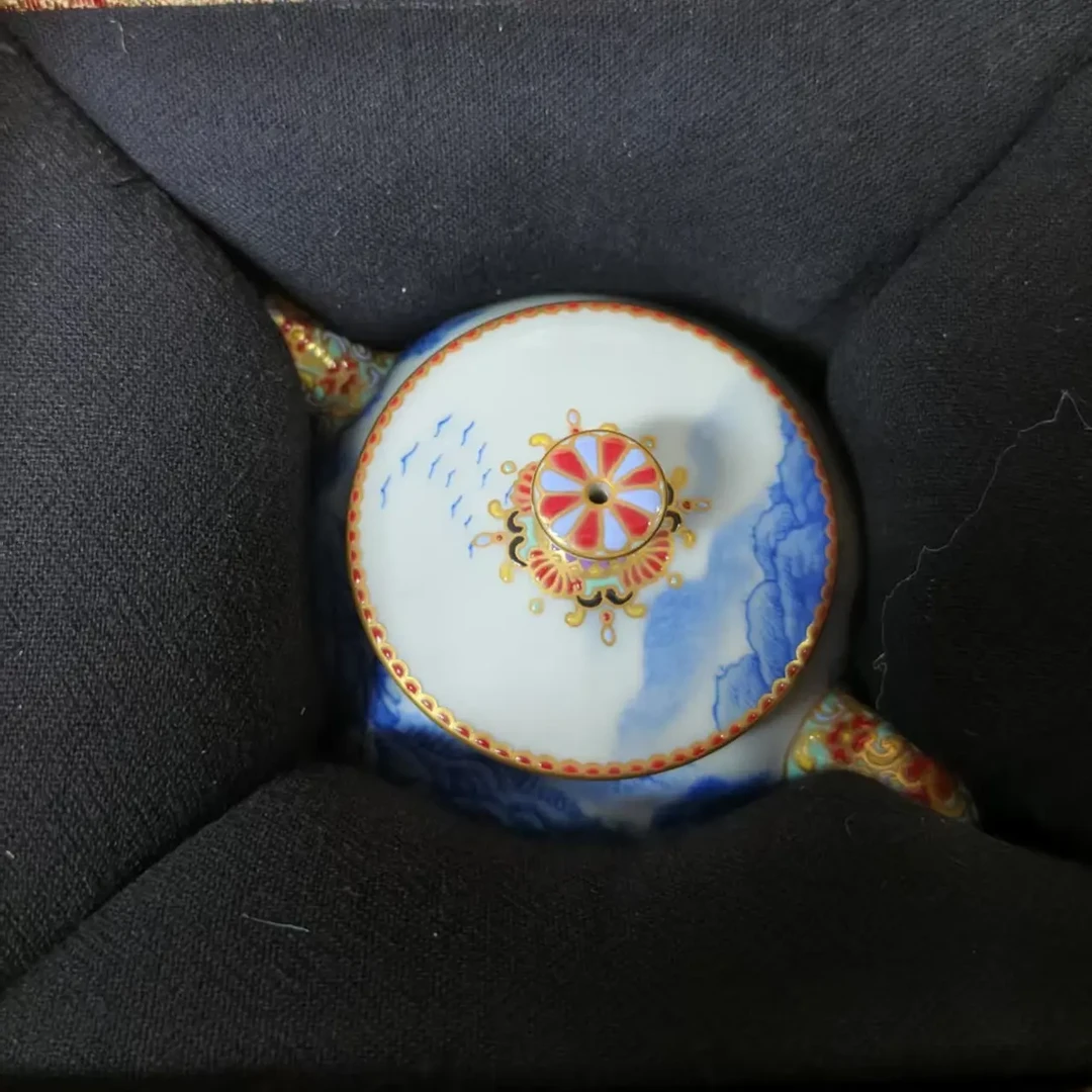 镇尚青花珐琅彩壶zs03