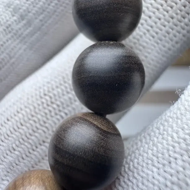 迈索尔老山檀香阴沉1.0mm，药香凉韵感