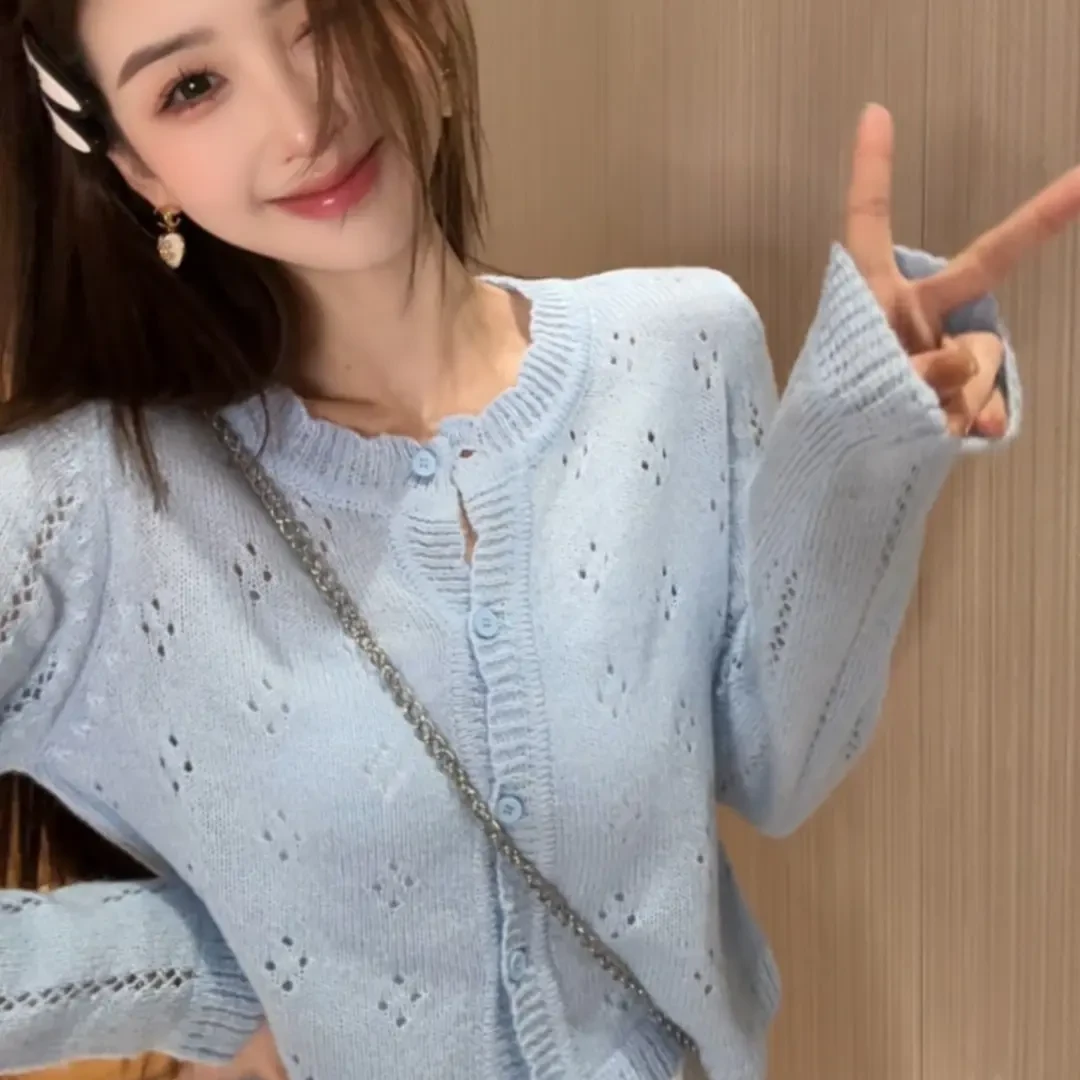 早春韩系镂空设计小个子甜美短款针织开衫女夏季薄款上衣洋气上衣