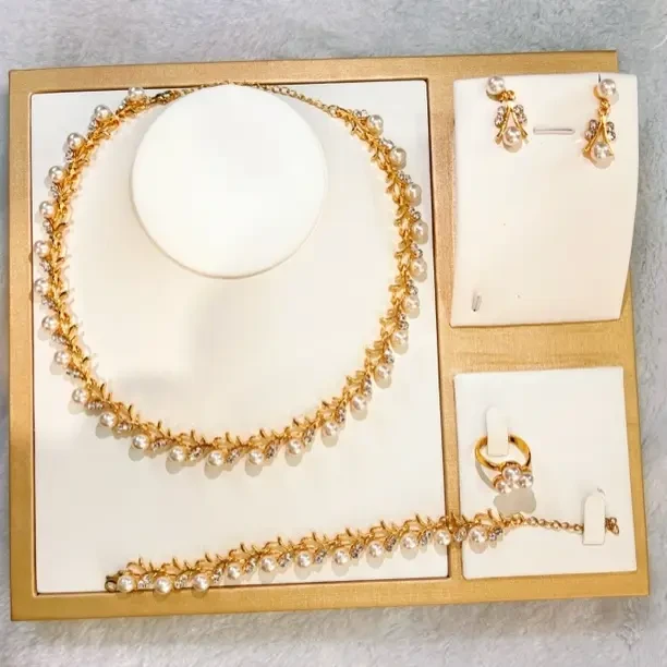 合金仿珍珠项链 合金项链金色饰品颈饰颈链时尚高级款四件套unqa