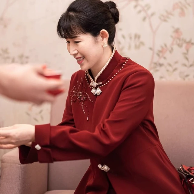 高端妈妈婚宴礼服新中式改良旗袍秋冬新款喜婆婆装两件套年轻气质