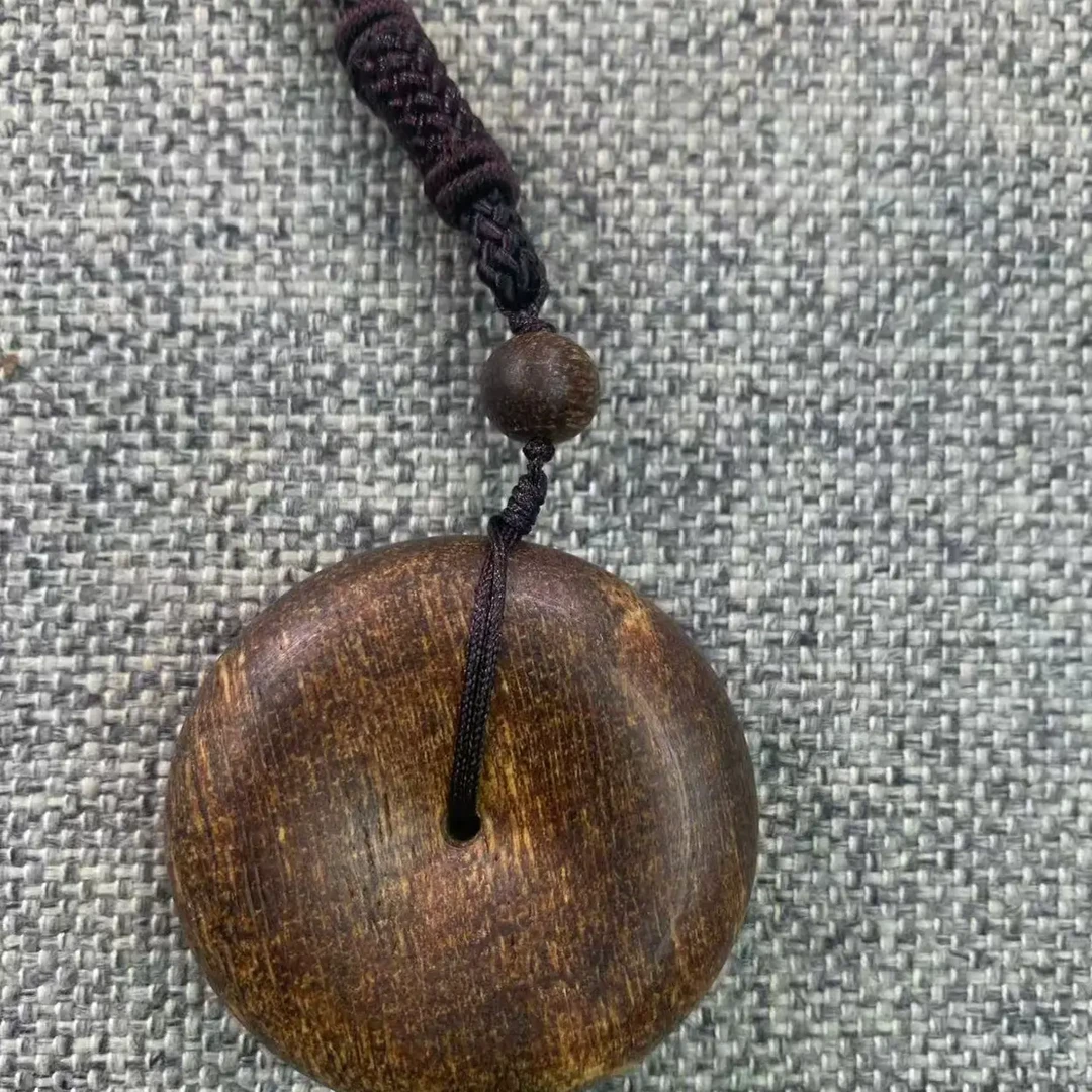 柬埔寨菩萨棋雕刻工艺