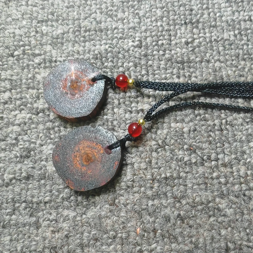 降真香随型无事牌发其一