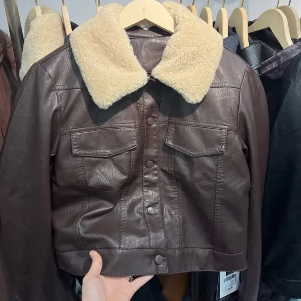 轻职风常规复古港风修身型常规款翻领皮衣POLO领短款