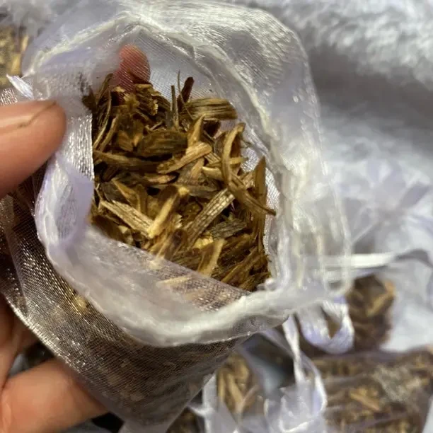 棋楠勾丝香包沉香天然熏香佳品5g