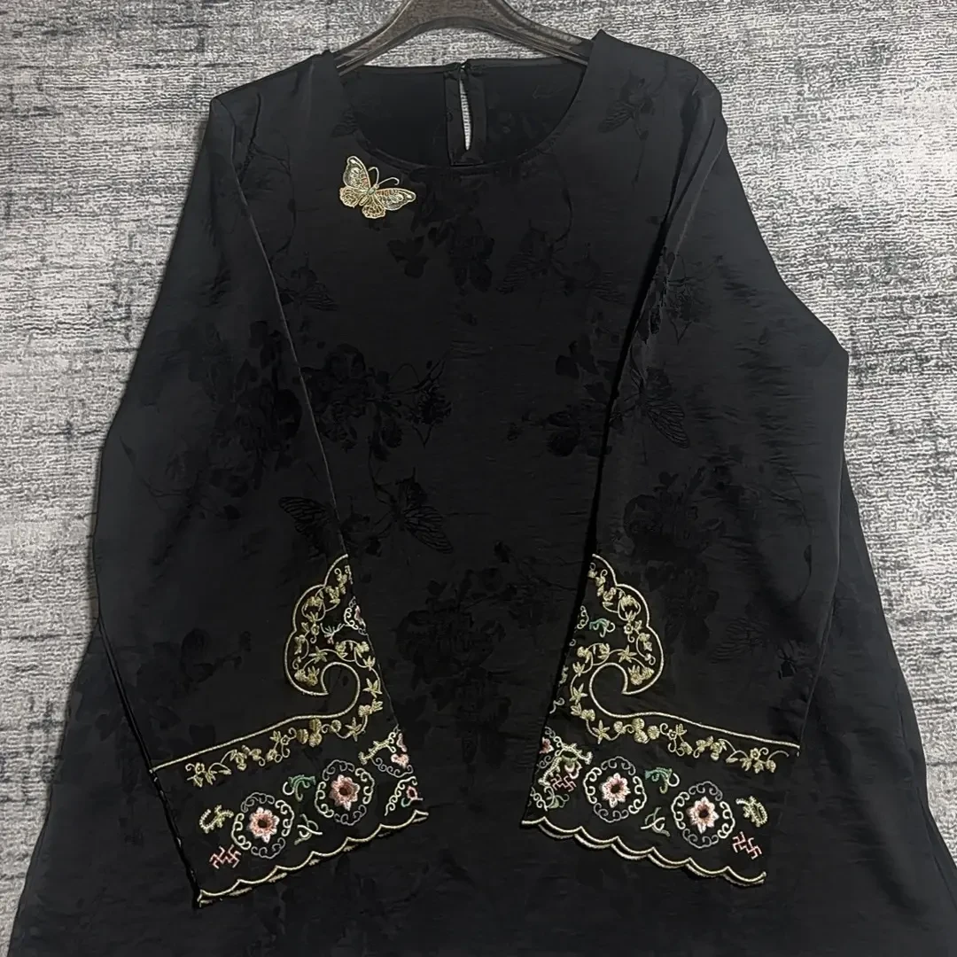 新中式国风秋冬圆领提花长袖刺绣上衣