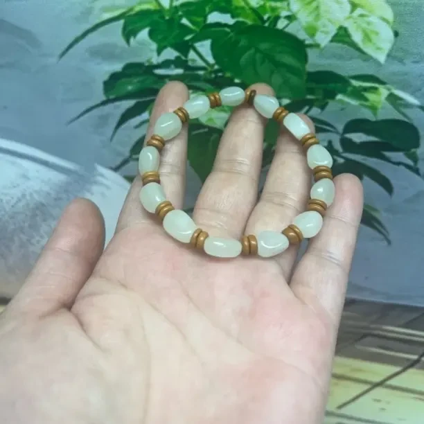 天然和田玉随行手串，大自然的风味，原石的美男女百搭款