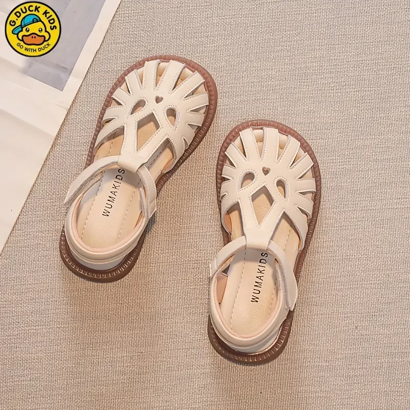 小黄鸭女童夏款软底镂空凉鞋2025新款时尚百搭中大童女孩公主鞋