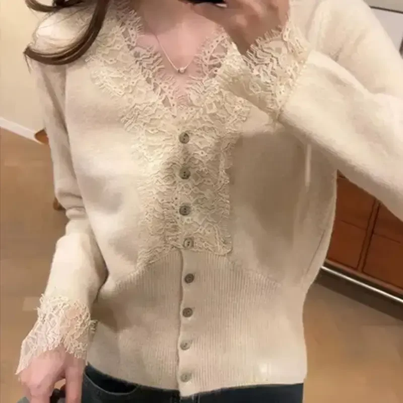 早秋季新款慵懒风V领拼接蕾丝花边百搭毛衣外套女针织开衫上衣女