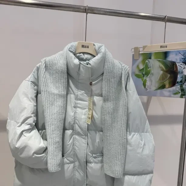 连帽立领浅蓝色短款女羽绒服