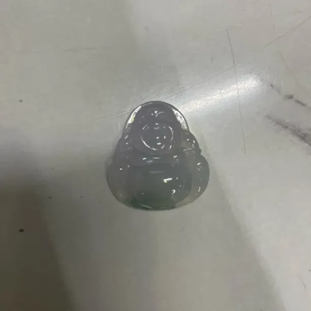 A货冰种飘绿佛公精致雕刻气质百搭