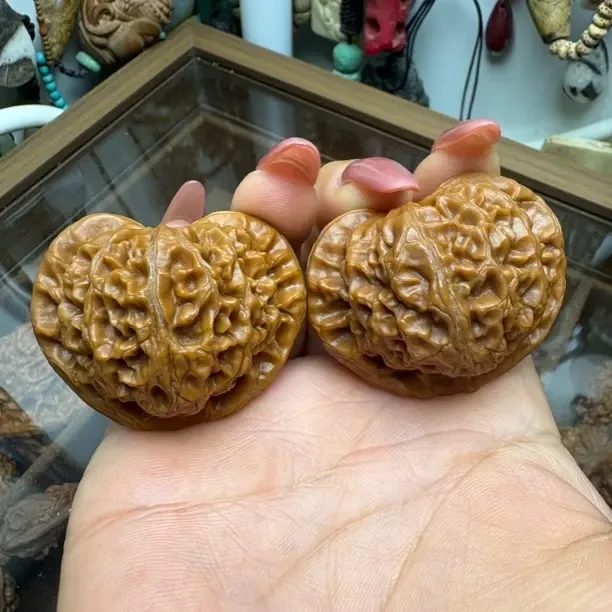 宫灯文玩核桃手把件盘玩手捻