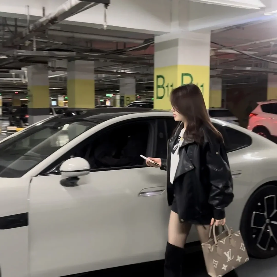 JJio【皮衣女孩】酷飒！超帅！御姐！显瘦加绒机车皮衣外套