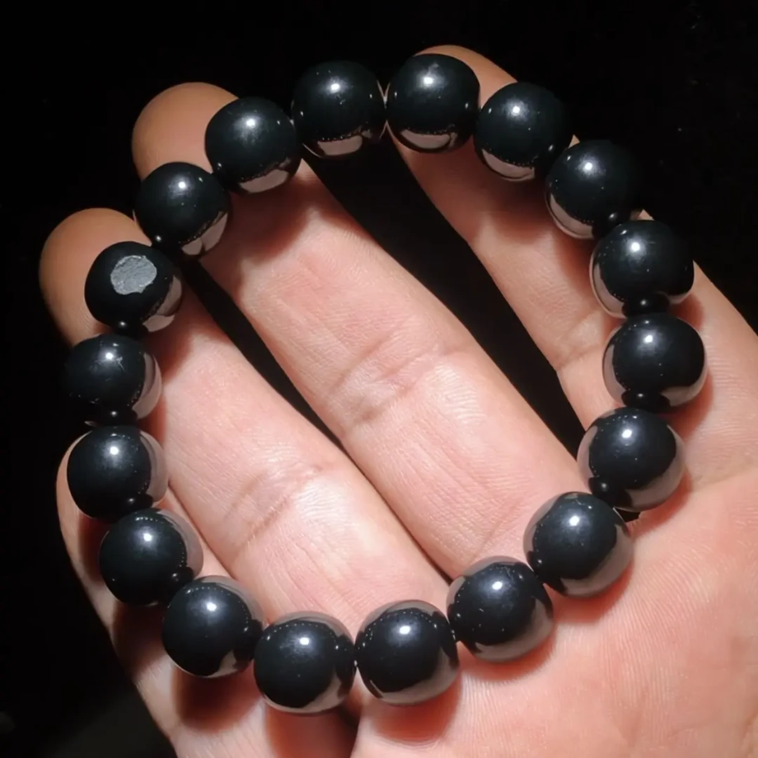 戈壁料黑青老型珠手串，肉细过灯，油性无敌，卡11.5-12mm男女款