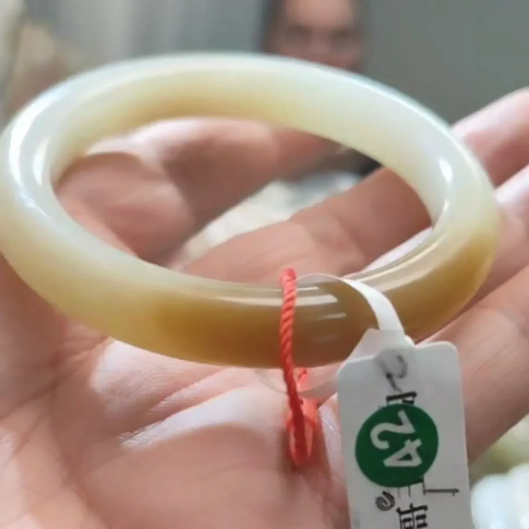 和田玉糖白手镯55圈