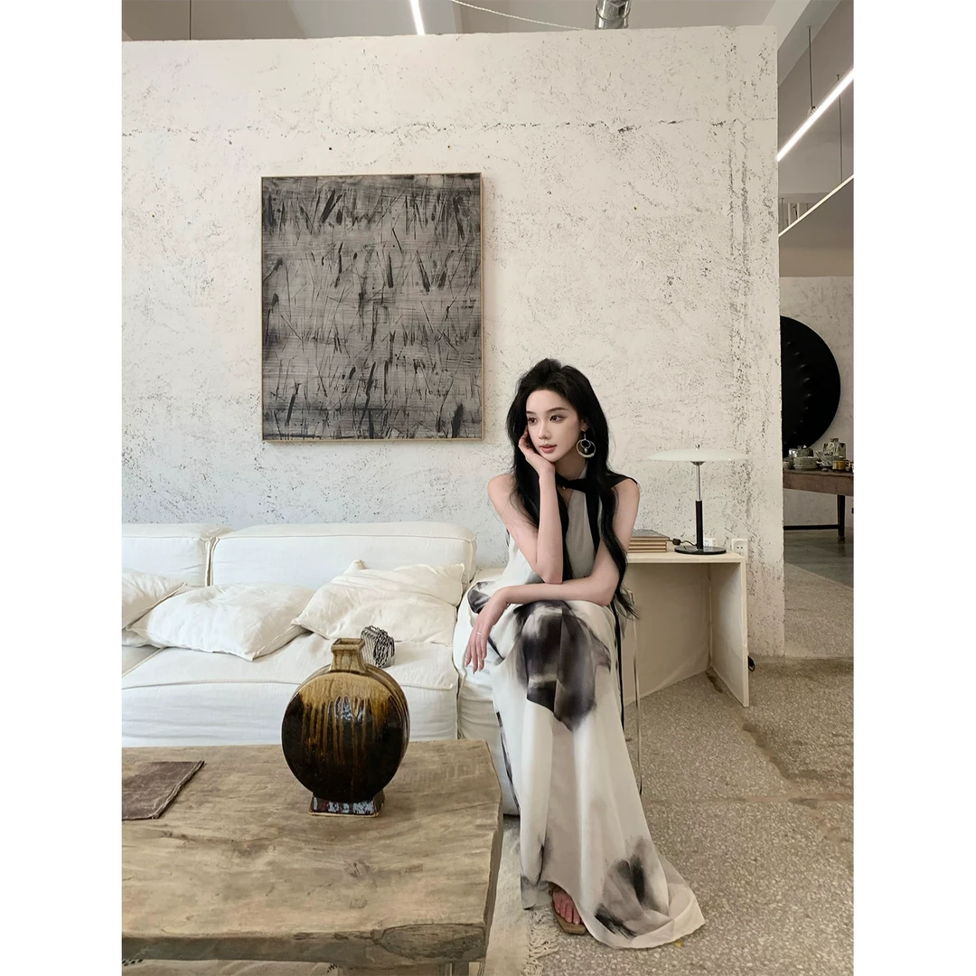 有洧Youwei海边度假巨好看的连衣裙女夏季大方挂脖吊带裙子背心裙