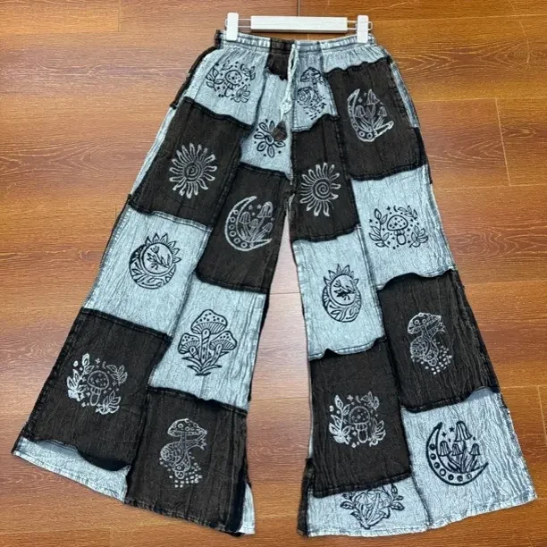 波西米亚风宽松拼接图案阔腿裤适合春夏休闲穿着