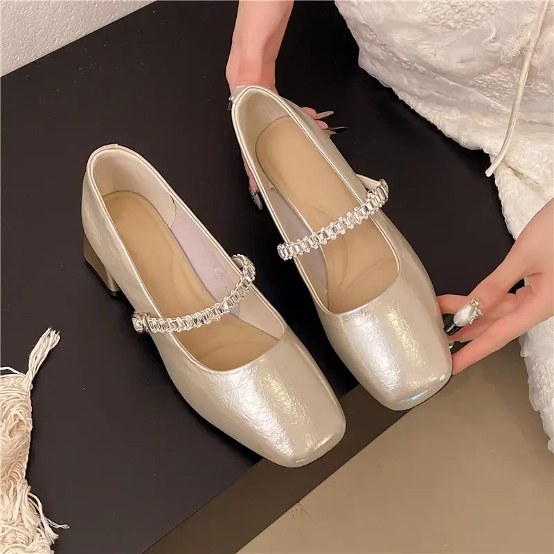 2025春夏新款网红爆款方头浅口香槟带钻单鞋简约洋气百搭玛丽珍鞋