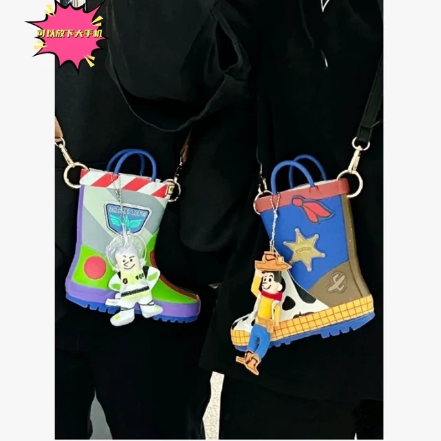 2025夏季新款小众创意搞怪百搭靴子斜挎包卡通可爱通勤雨鞋手机包
