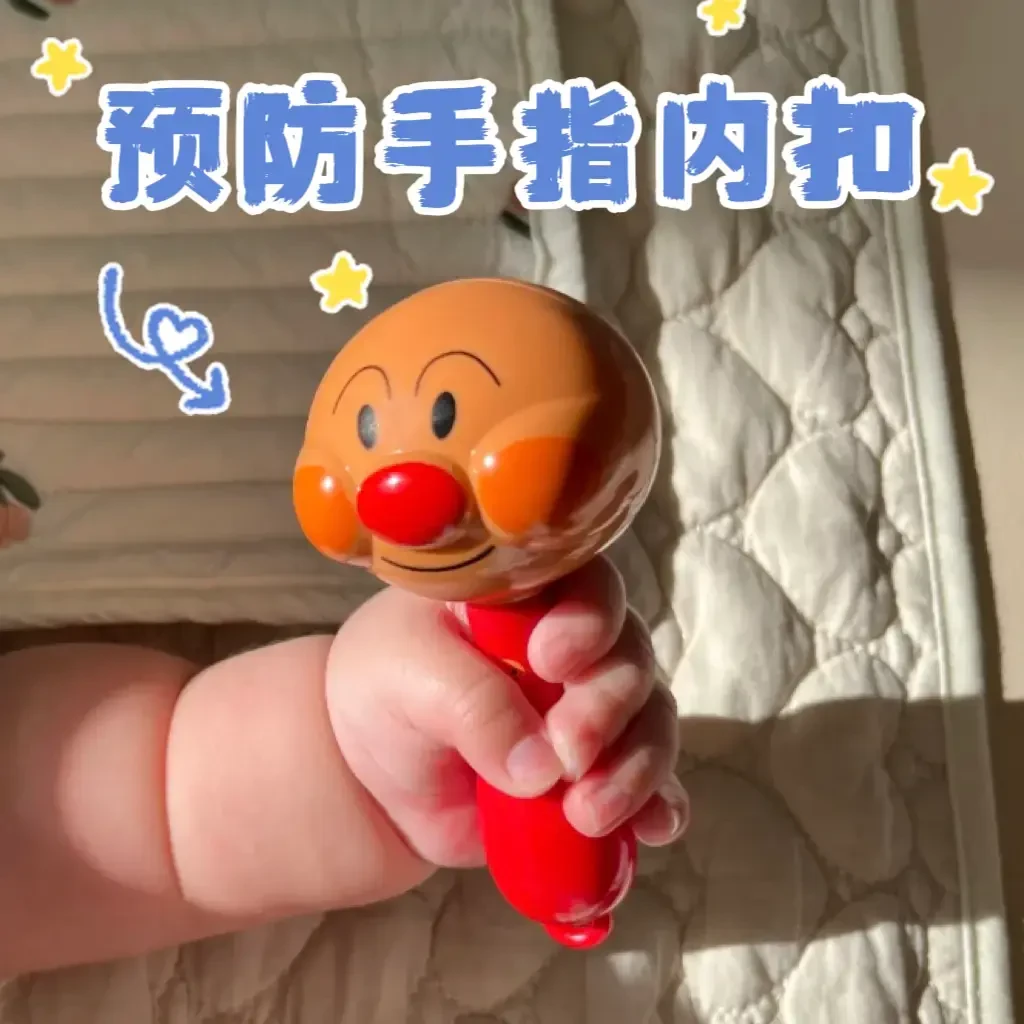 0-6月新生婴幼儿手抓握训练玩具小宝宝卡通面包超人摇铃安抚沙锤