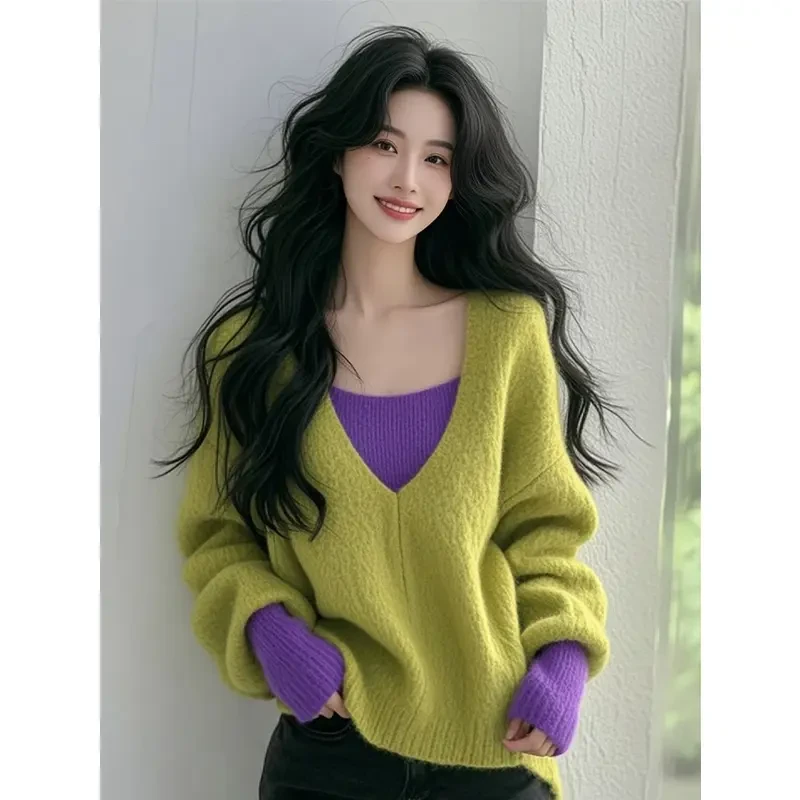今年流行漂亮慵懒高级感宽松上衣芥末绿色v领假两件针织毛衣女
