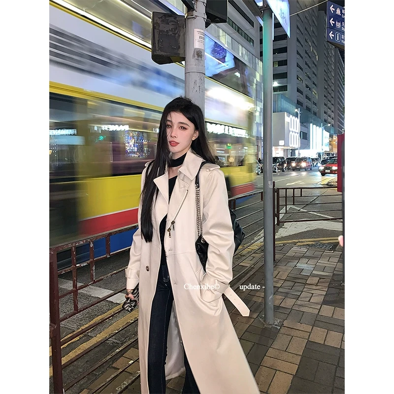 何晨曦「港风巴莉」拉链装饰廓形风衣女春季显瘦简约长款外套T0655W