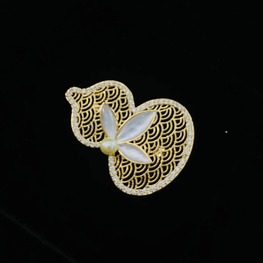 铜合金仿珍珠胸针 葫芦造型胸针时尚百搭气质经典款