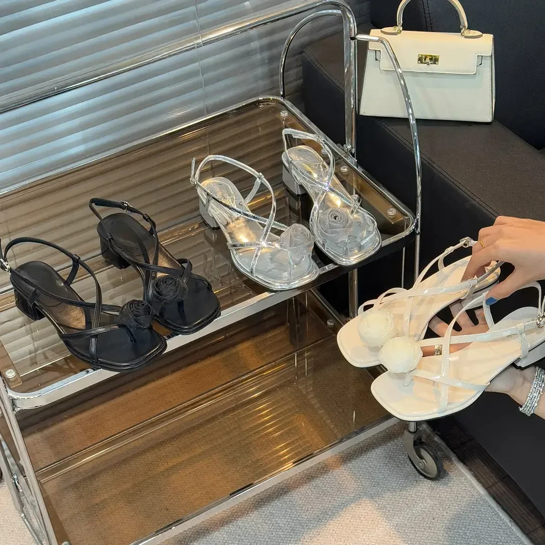 夏季山茶花仙女风套趾凉鞋2025新款度假风凉鞋女款2025新款爆款