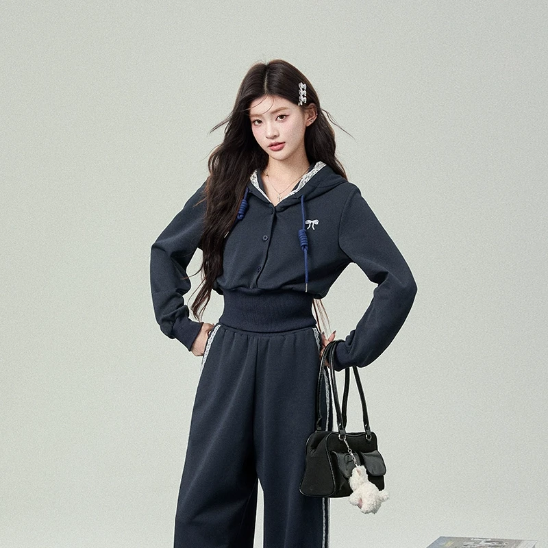 花铃太太学院风花边卫衣裤子套装秋装新款设计感慵懒上衣