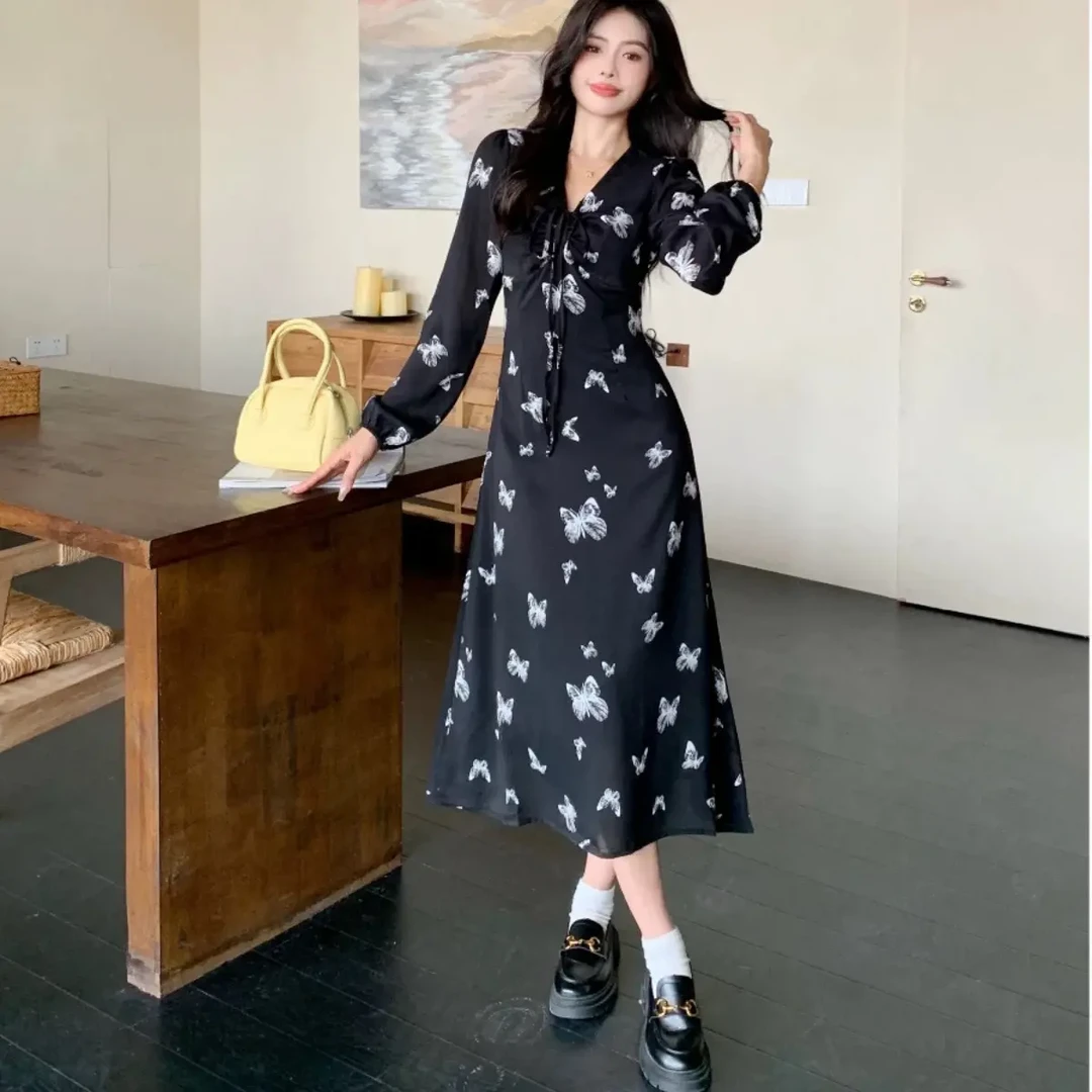 董咚咚【法式蝴蝶】120-300斤黑色V领长袖连衣裙