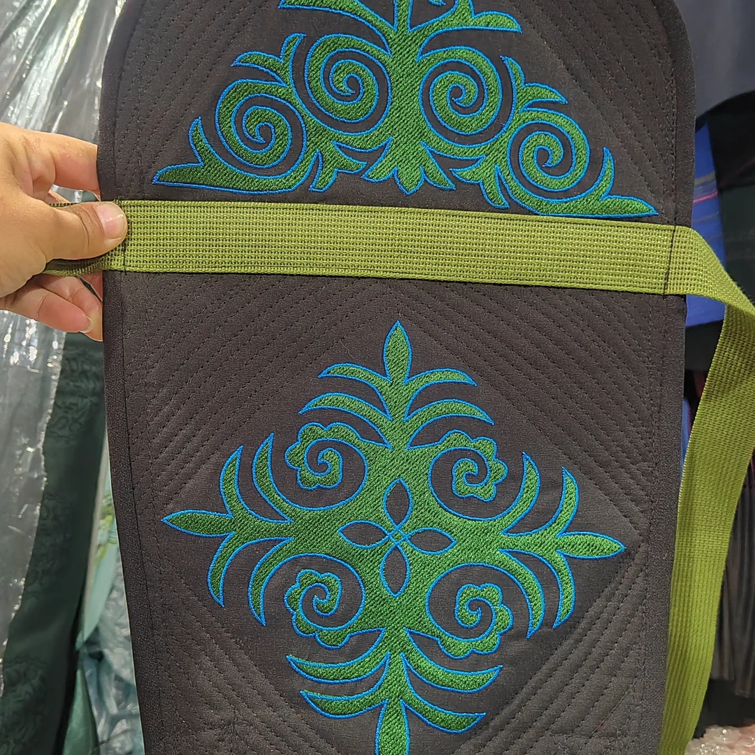 大凉山彝族婴儿背带民间手幼儿刺绣双肩背带