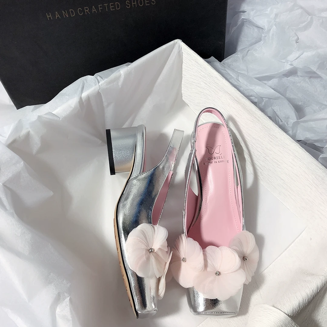 森屿海巷 方头粗跟大花朵包头女鞋两种跟高平底后拉仙女凉鞋