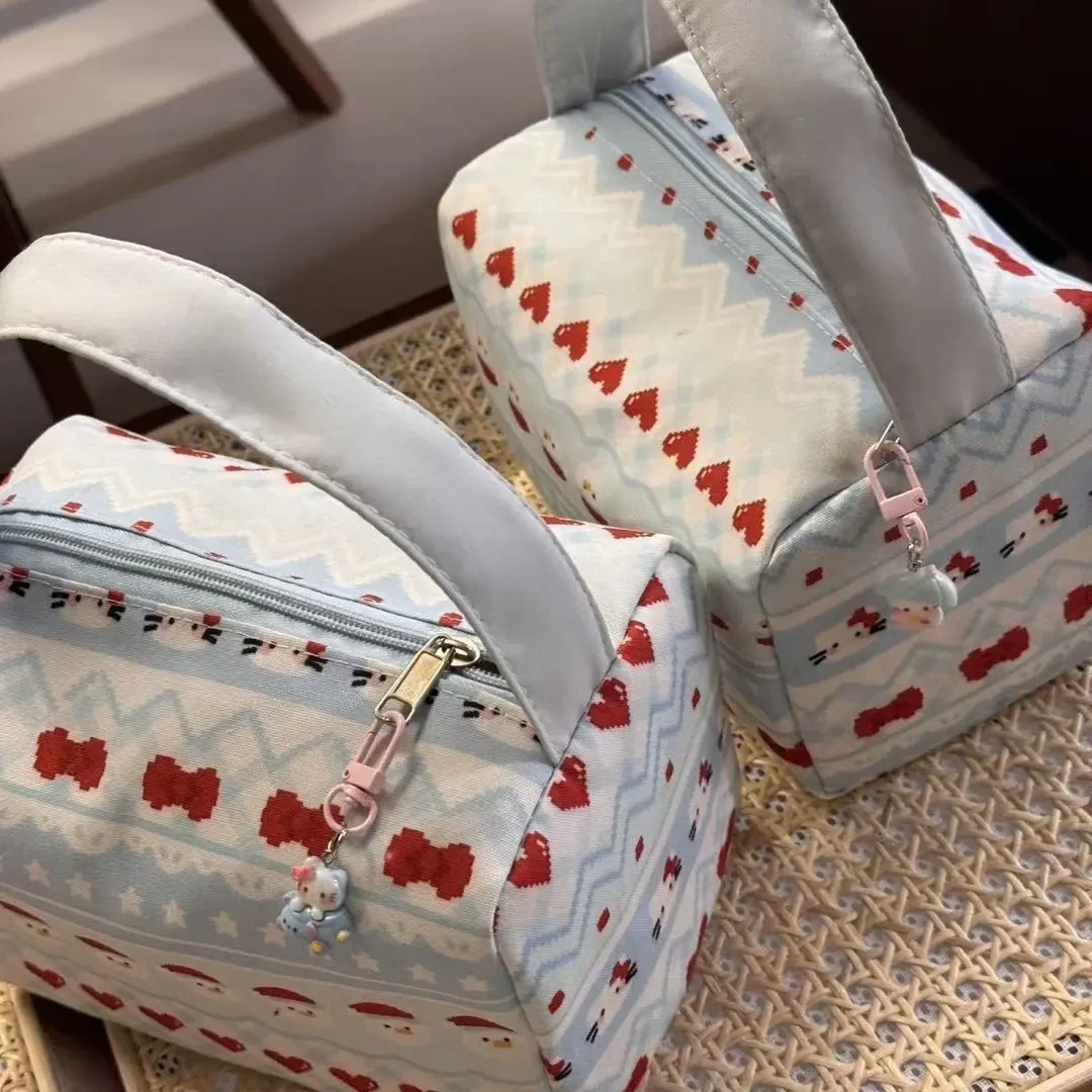 新款外出包手提包高颜值大容量化妆包便携收纳包立体可爱旅行m