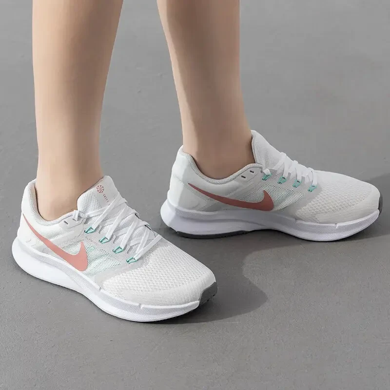 NIKE/耐克女鞋新款RUN SWIFT 3运动鞋低帮网面减震透气休闲跑新