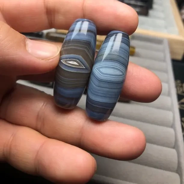 缠丝玛瑙蓝沁颜色