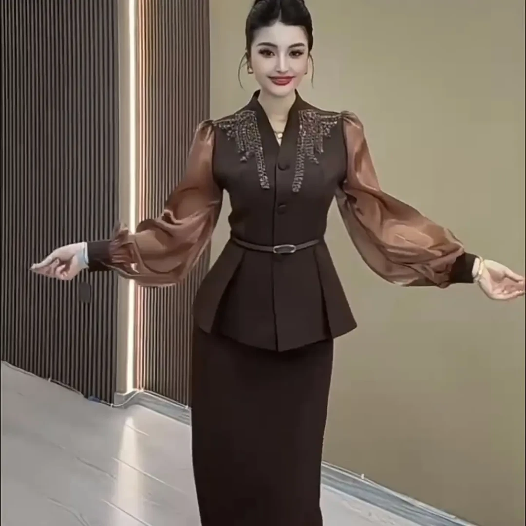 高定设计感秋装显瘦时尚重工钉珠上衣与半身裙套装