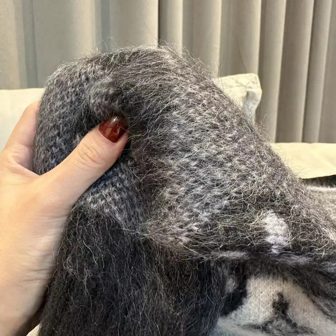 【重工拉绒】轻奢231833拉绒工艺-立体嵌花图案拼色纯羊绒开衫